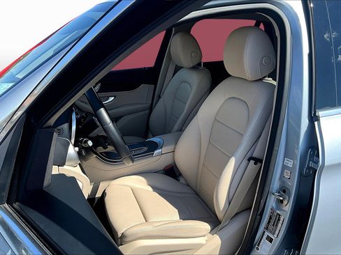Used 2022 Mercedes-Benz GLC 300 w/ Premium Package Lite image 24