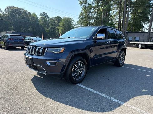 Used 2018 Jeep Grand Cherokee Limited w/ Luxury Group II AWD/4WD image 2