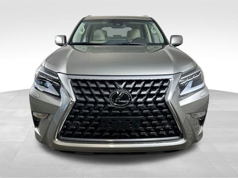 Used 2023 Lexus GX 460 Premium w/ Premium Package image 9