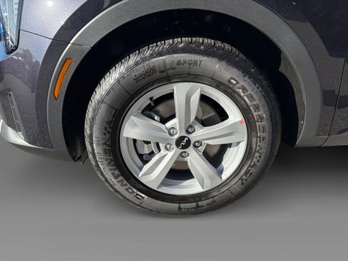 New 2026 Kia Sorento LX image 9