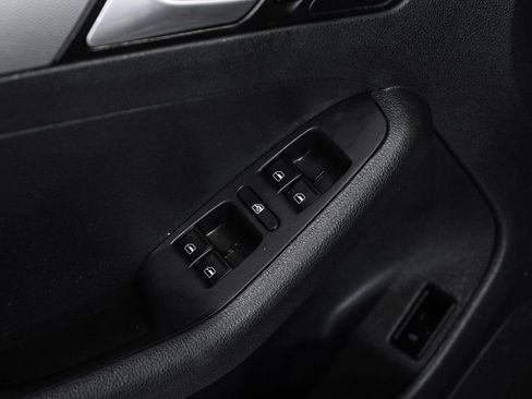 Used 2017 Volkswagen Jetta SE image 48