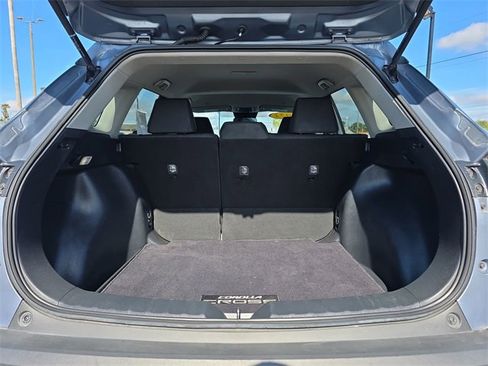 Used 2023 Toyota Corolla Cross LE image 11