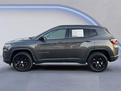 Used 2022 Jeep Compass Latitude w/ Convenience Group image 2