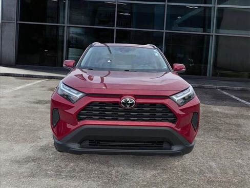 Used 2025 Toyota RAV4 XLE w/ Convenience Package FWD image 3