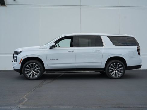 Certified 2026 Chevrolet Suburban High Country w/ Sun And Tow Package AWD/4WD image 6