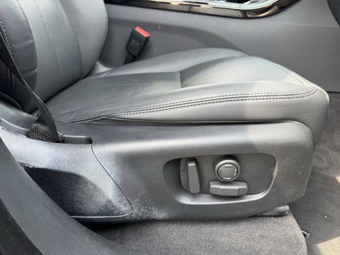 Used 2025 Land Rover Range Rover Velar Dynamic SE image 37