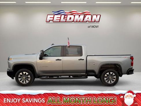 Used 2024 Chevrolet Silverado 2500 Custom w/ Custom Value Package image 2