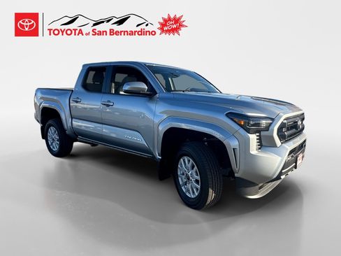 Certified 2026 Toyota Tacoma SR5 AWD/4WD image 7