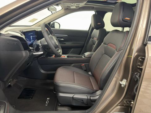 New 2026 Nissan Kicks SR w/ SR Premium Package image 13