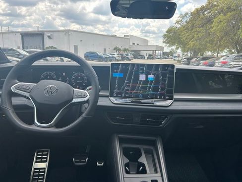 New 2026 Volkswagen Tiguan SE R-Line image 50