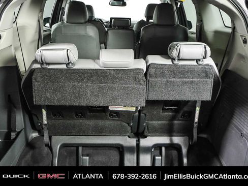 Used 2024 Toyota Sienna XLE FWD image 31