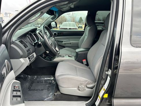 Used 2013 Toyota Tacoma 4x4 Double Cab w/ TRD Off-Road Pkg image 11