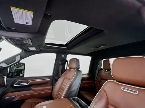Certified 2025 GMC Sierra 3500 Denali Ultimate AWD/4WD image 21