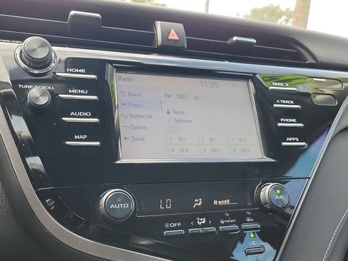 Used 2019 Toyota Camry SE w/ Convenience Package FWD image 30
