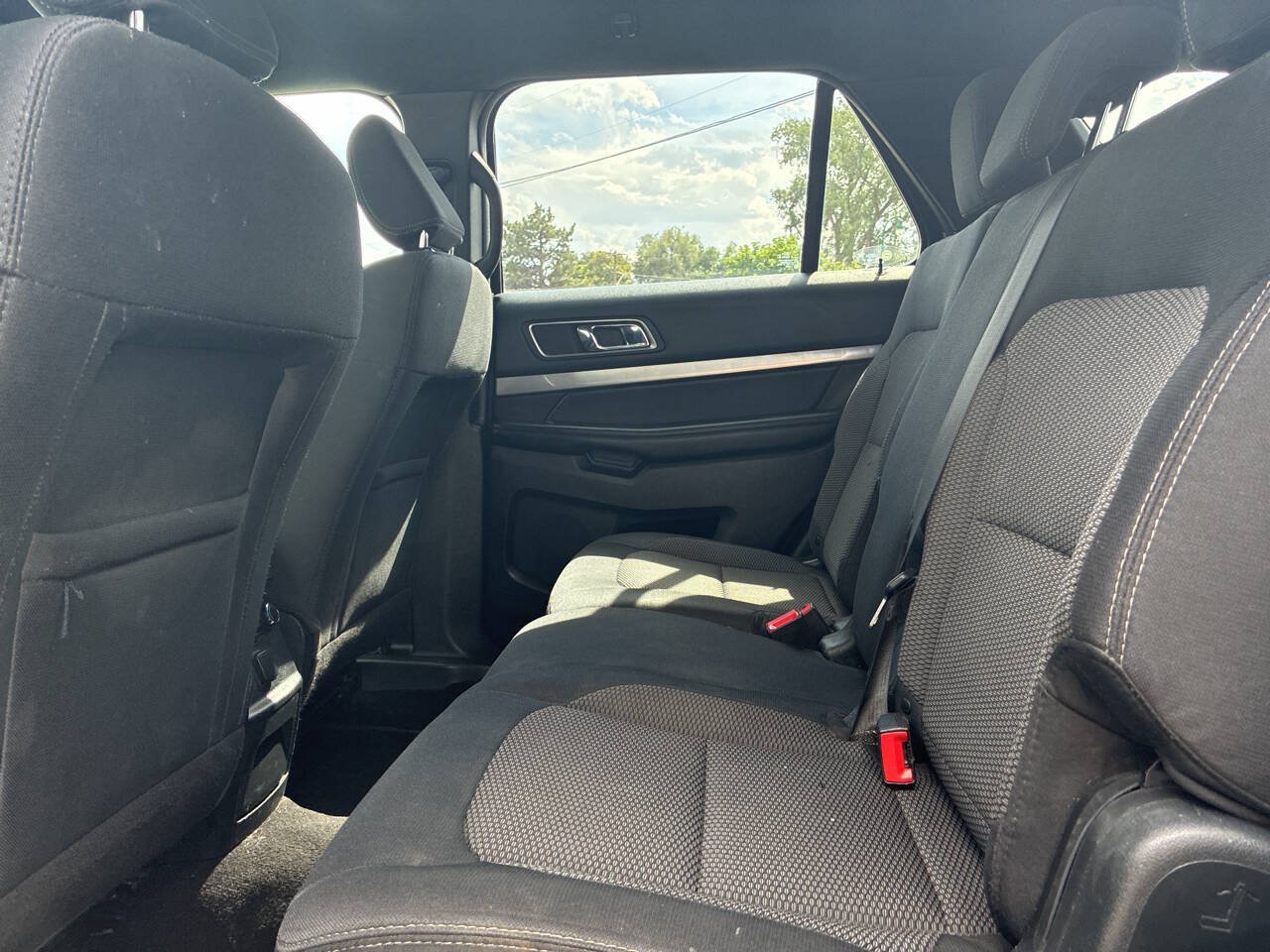 Used 2018 Ford Explorer XLT w/ Equipment Group 201A AWD/4WD image 10