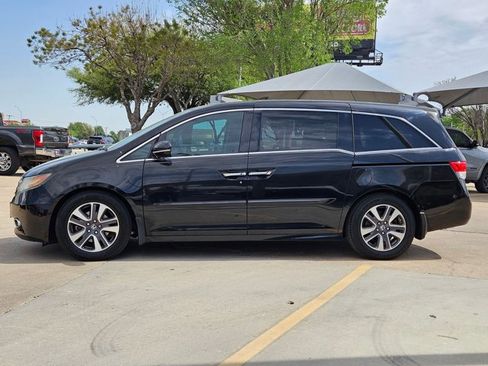 Used 2016 Honda Odyssey Touring Elite image 8