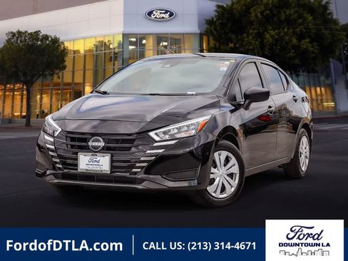 Used 2025 Nissan Versa S w/ Trunk Package FWD image 1