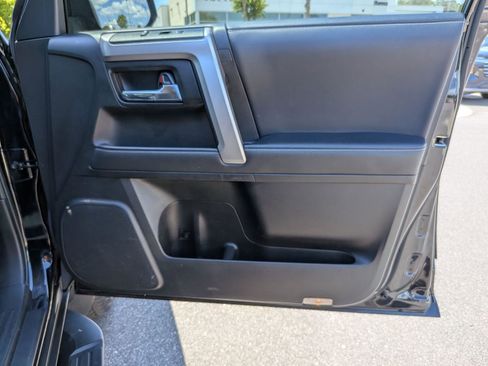 Used 2024 Toyota 4Runner SR5 AWD/4WD image 33