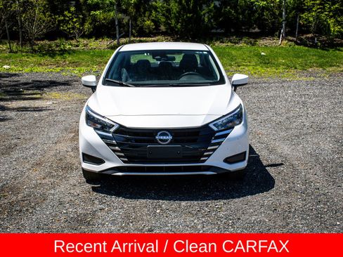 Used 2025 Nissan Versa SV FWD image 2