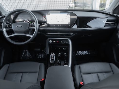 Certified 2025 Audi Q5 Premium w/ Convenience Package image 8