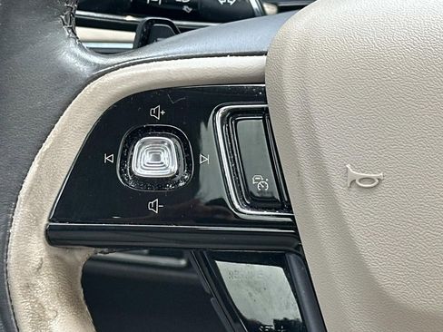 Used 2022 Lincoln Corsair Reserve w/ Equipment Group 201A image 25