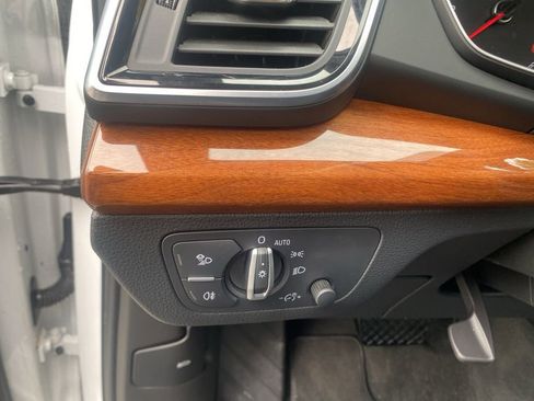 Used 2023 Audi Q5 2.0T Premium w/ Convenience Package image 16