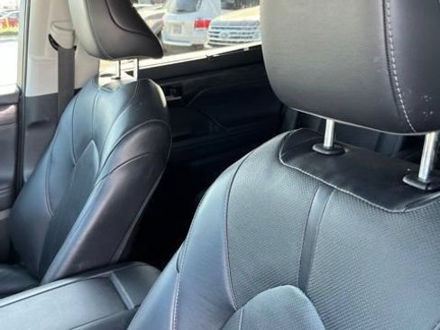 Used 2023 Toyota Highlander Limited AWD/4WD image 5