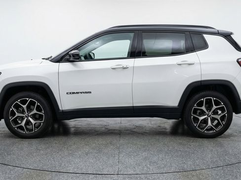 Used 2025 Jeep Compass Limited image 5