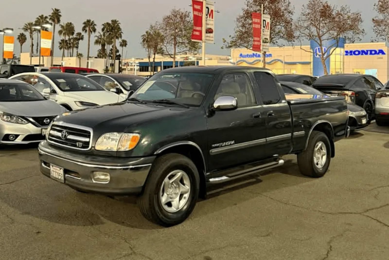 Used 2001 Toyota Tundra SR5 w/ Convenience Pkg RWD image 2