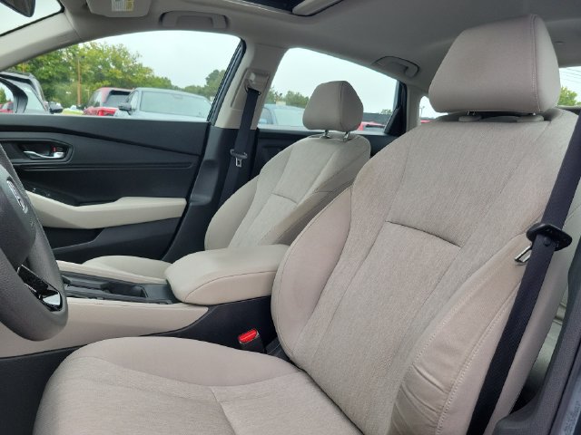 Used 2023 Honda Accord EX image 11