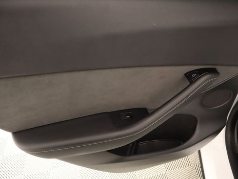 Used 2024 Tesla Model Y Long Range image 15