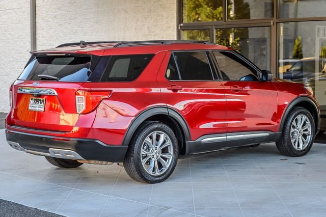 Used 2022 Ford Explorer XLT w/ Equipment Group 202A RWD image 9