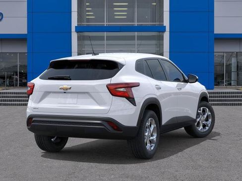 New 2026 Chevrolet Trax LS w/ LS Convenience Package FWD image 28