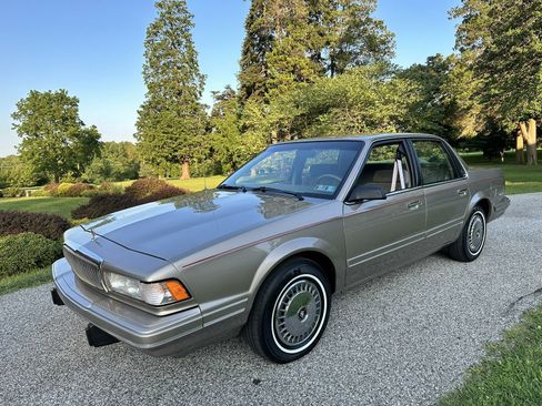 Used 1996 Buick Century Sedan FWD image 4