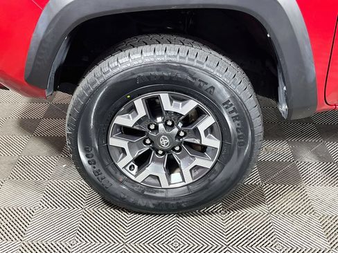 Certified 2021 Toyota Tacoma TRD Off-Road AWD/4WD image 27