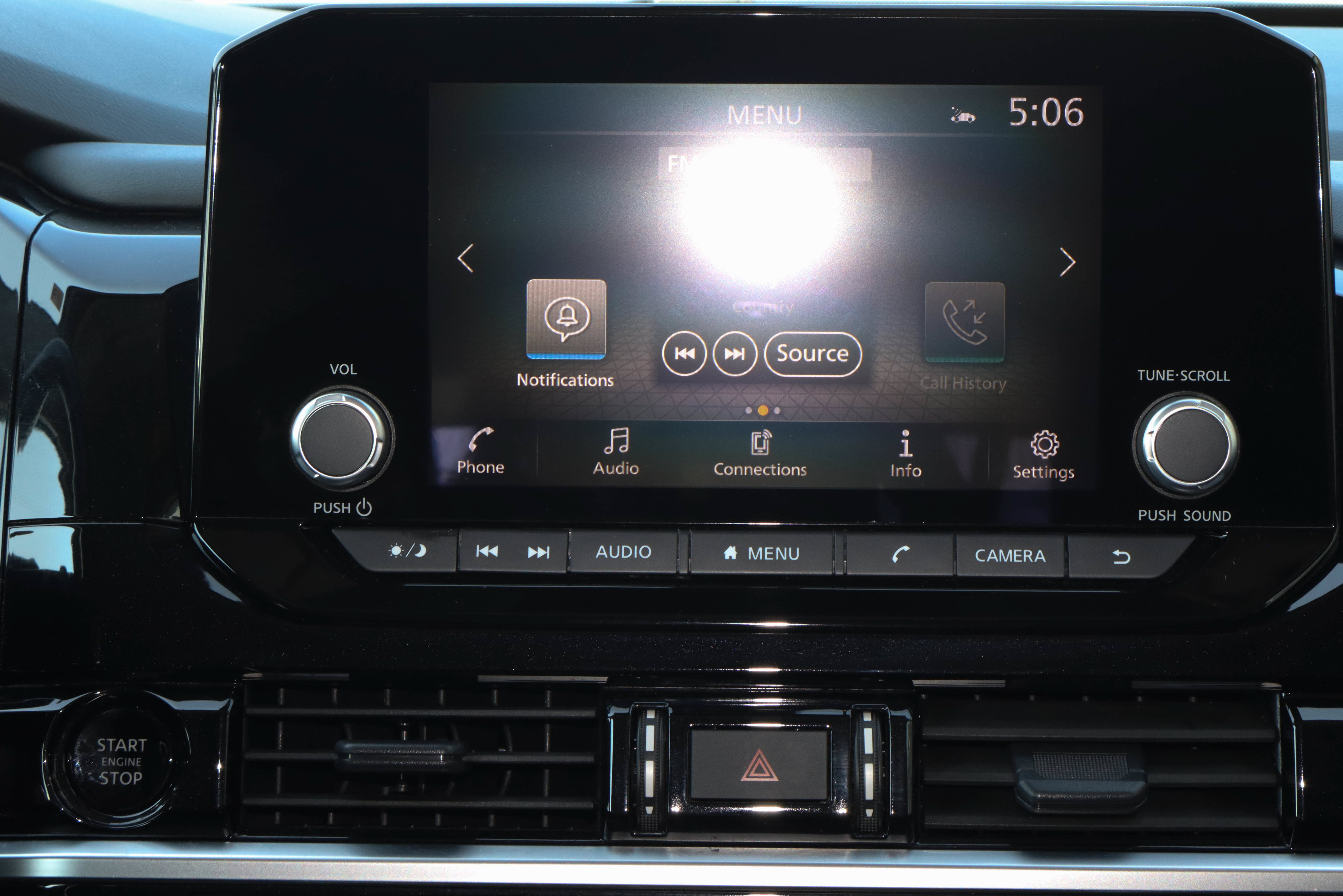 Used 2025 Nissan Pathfinder SV FWD image 21