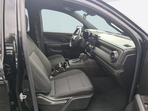 Used 2023 Chevrolet Colorado W/T image 28