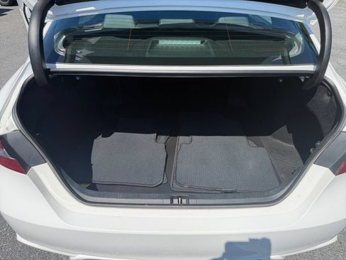 Used 2024 Toyota Camry SE FWD image 17