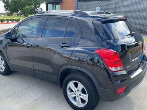 Used 2021 Chevrolet Trax LT w/ LT Convenience Package FWD image 19