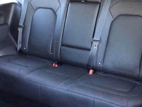 Used 2023 Land Rover Defender 90 SE image 22