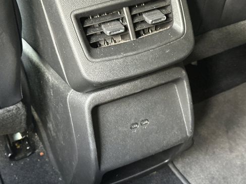 Used 2025 Chevrolet Equinox EV LT w/ Convenience Package image 39