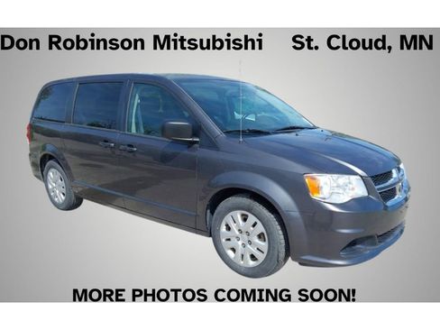 Used 2018 Dodge Grand Caravan SE w/ UConnect Hands-Free Group FWD image 1