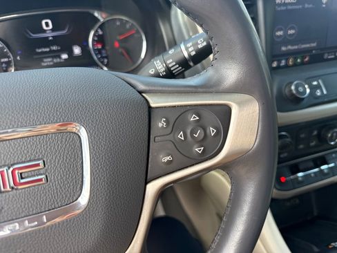 Used 2022 GMC Acadia Denali w/ Denali Ultimate Package AWD/4WD image 41