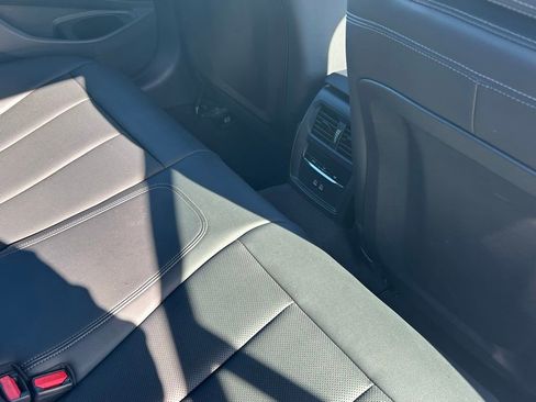 Used 2025 BMW 330i Sedan image 40