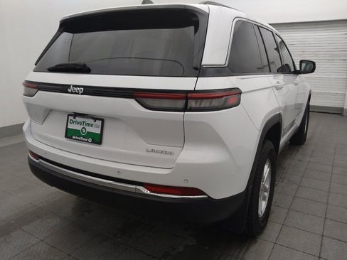 Used 2023 Jeep Grand Cherokee Laredo w/ Luxury Tech Group I RWD image 9