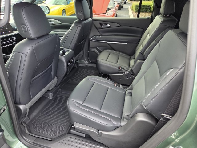 New 2027 Chevrolet Traverse LT w/ Sun and Wheel Package FWD image 7