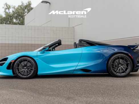 Used 2025 McLaren 750S Spider RWD image 4