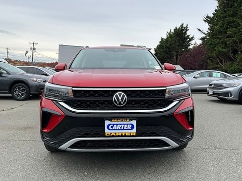 Used 2022 Volkswagen Taos SE w/ IQ.Drive SE Package image 2