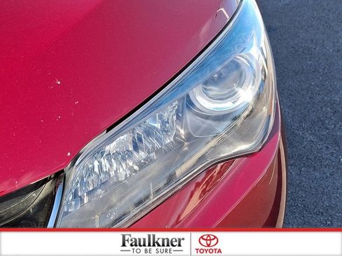 Used 2017 Toyota Camry SE image 9
