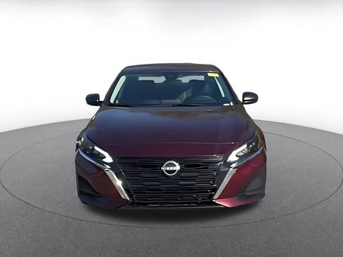 Used 2025 Nissan Altima 2.5 SV image 3